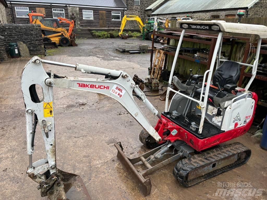 Takeuchi TB 216 小型挖土機/掘鑿機<7t(小型挖掘機)