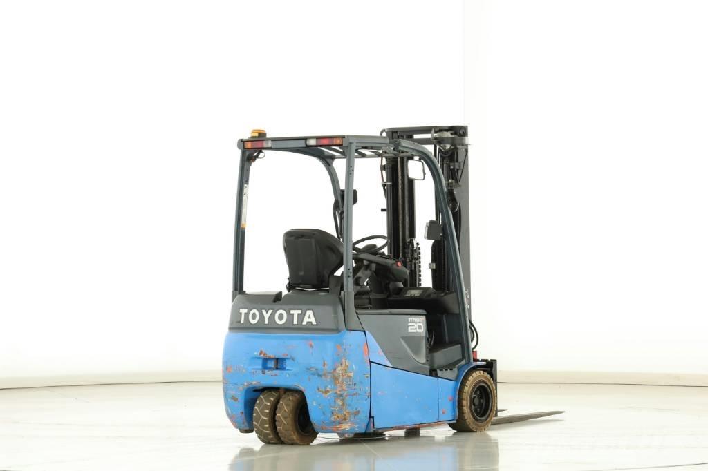 Toyota 8 FBET 20 電動堆高機