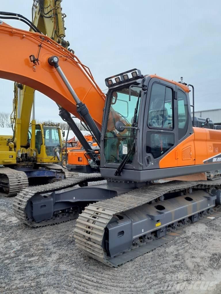 Develon DX 225 LC-7 履帶式 挖土機/掘鑿機/挖掘機