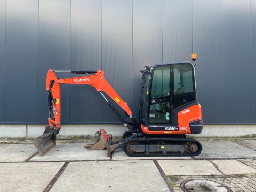 Kubota KX 030-4 小型挖土機/掘鑿機<7t(小型挖掘機)