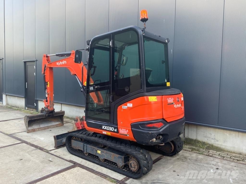 Kubota KX 030-4 小型挖土機/掘鑿機<7t(小型挖掘機)