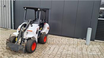 Bobcat L 28 小型裝載機
