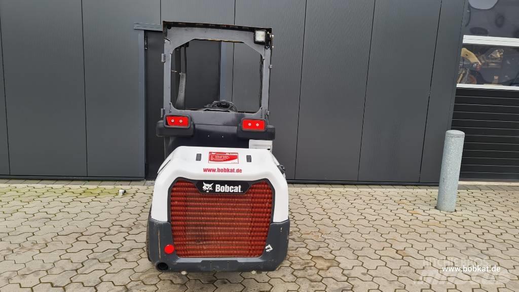 Bobcat L 28 小型裝載機