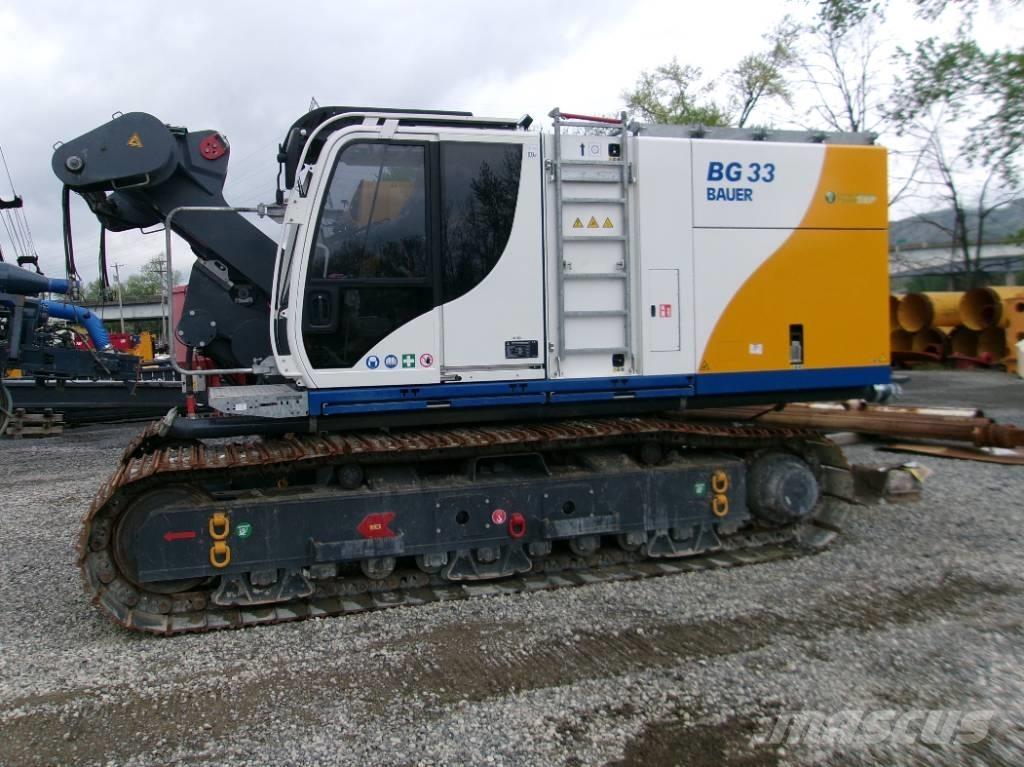 Bauer BG 33 V 重型鑽孔機