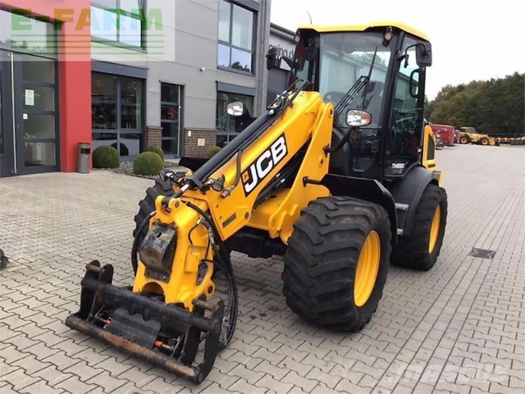 JCB tm 220 農業用伸縮臂裝載機