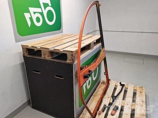 JLG 307 door 駕駛室與內部