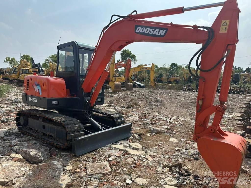 Doosan DH 55 小型挖土機/掘鑿機<7t(小型挖掘機)
