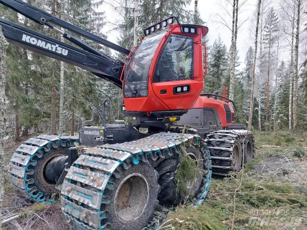Komatsu 931 XC 收穫機