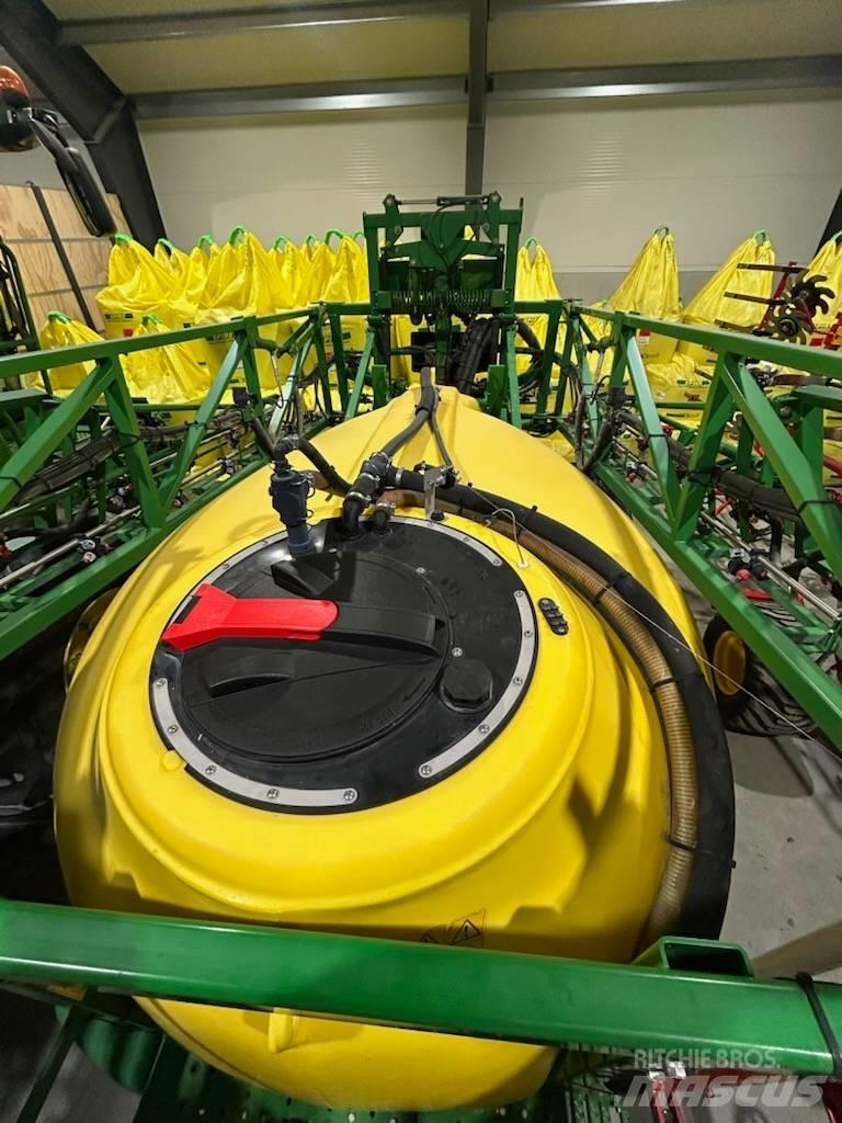John Deere 740 i 牽引式噴霧機