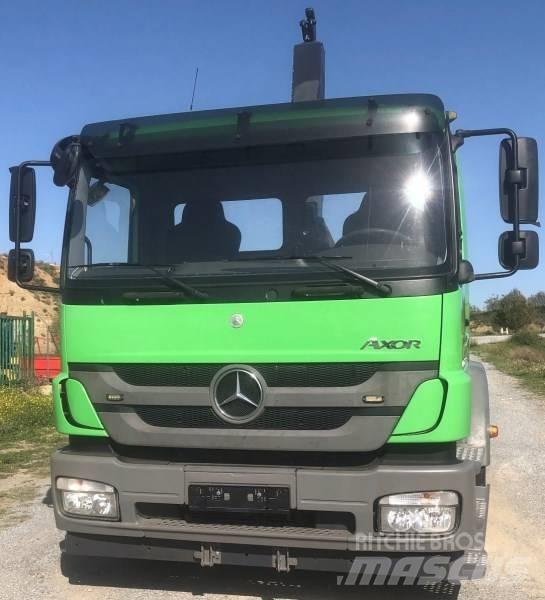 Mercedes-Benz 1829 起重可拆卸式卡車