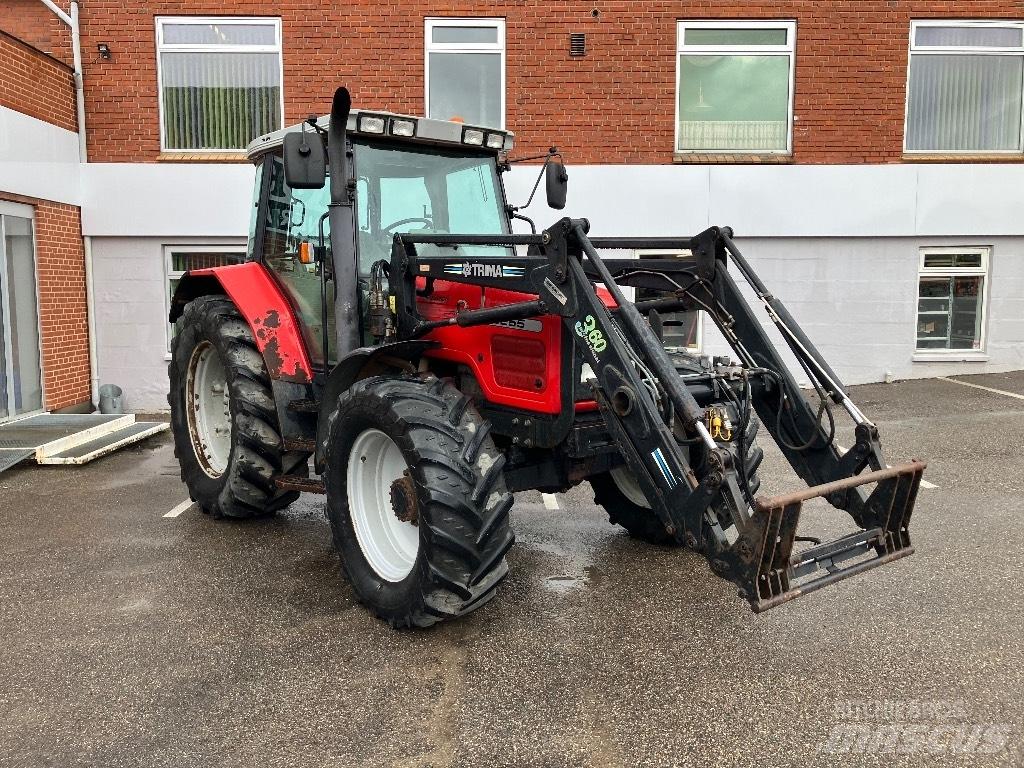 Massey Ferguson 6255 曳引機