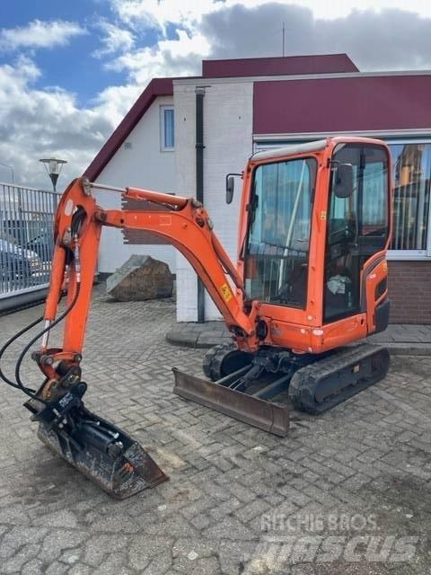 Kubota KX 016-4 小型挖土機/掘鑿機<7t(小型挖掘機)