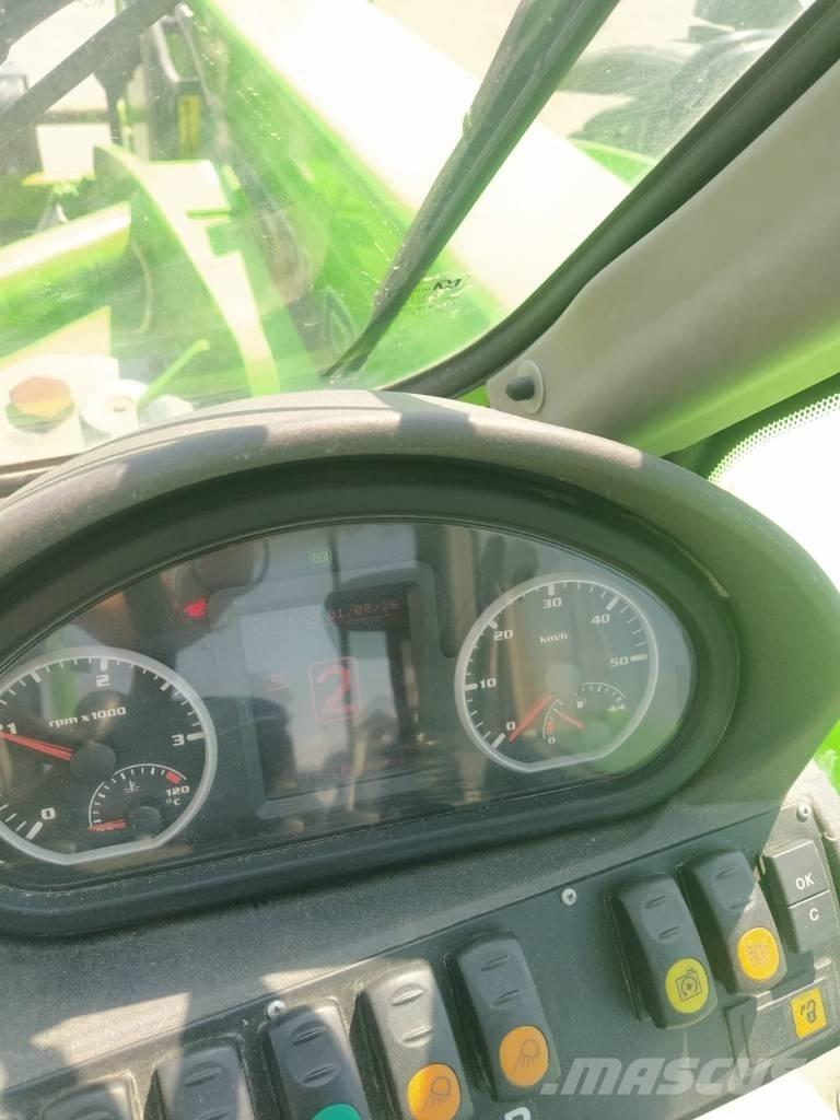 Merlo 75.9 伸縮臂操作車