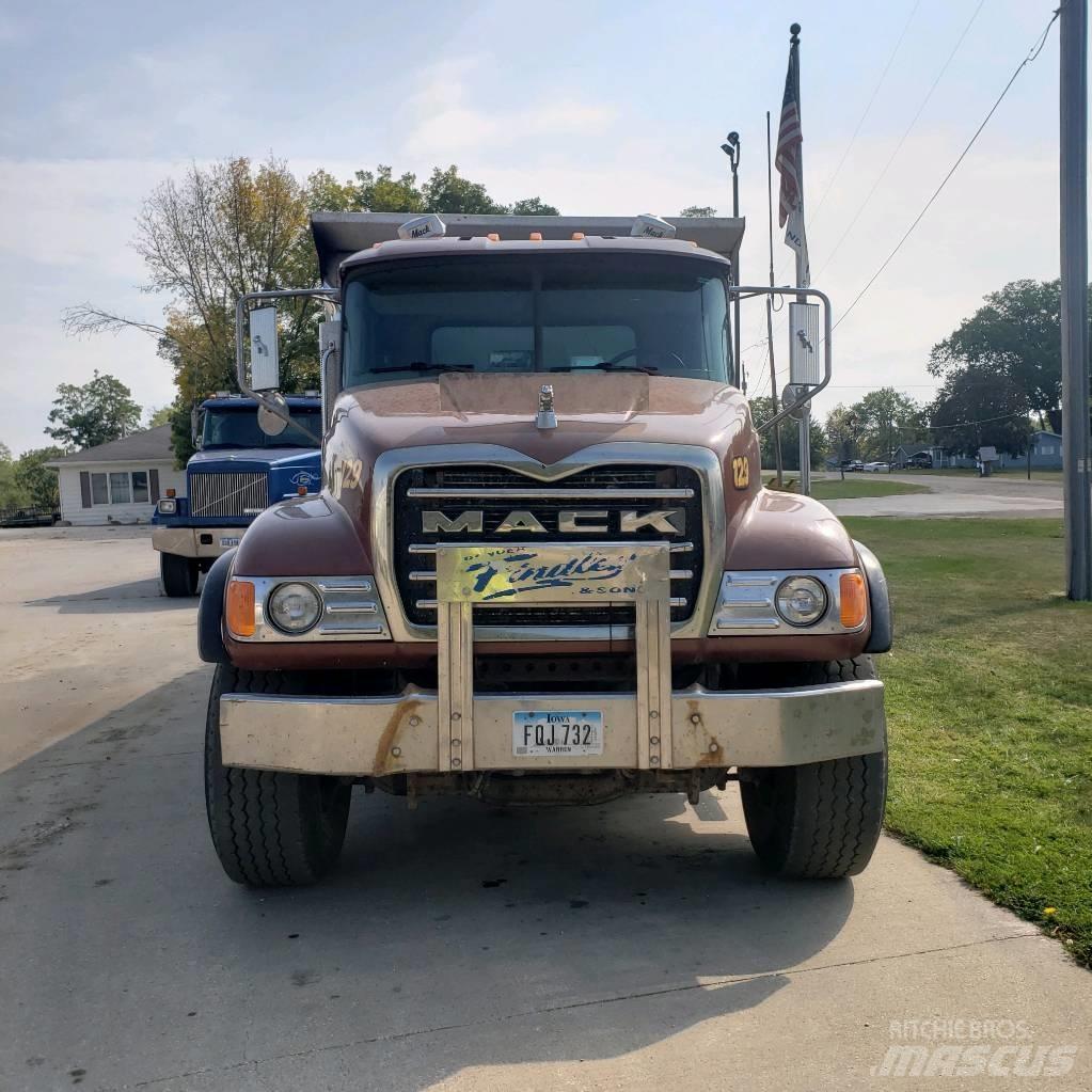 Mack CV 713 傾卸式卡車
