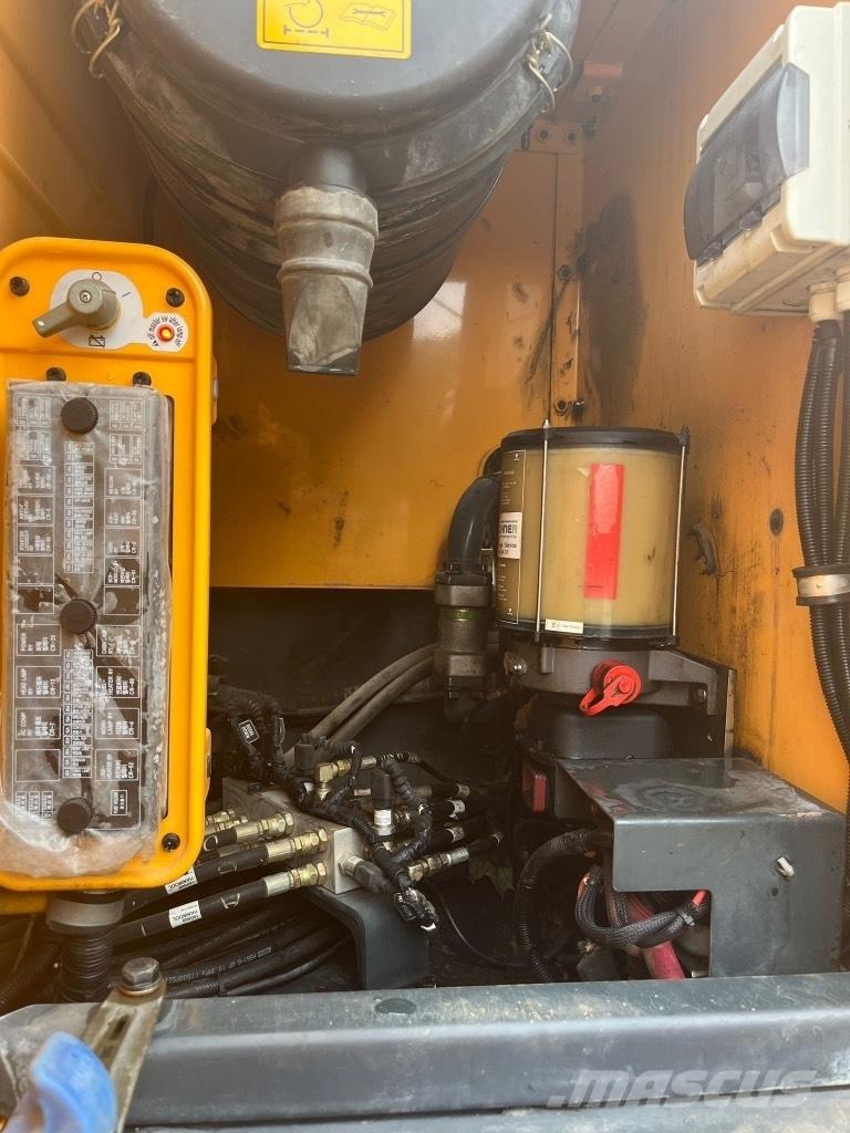 Hyundai HX 300 NL 履帶式 挖土機/掘鑿機/挖掘機