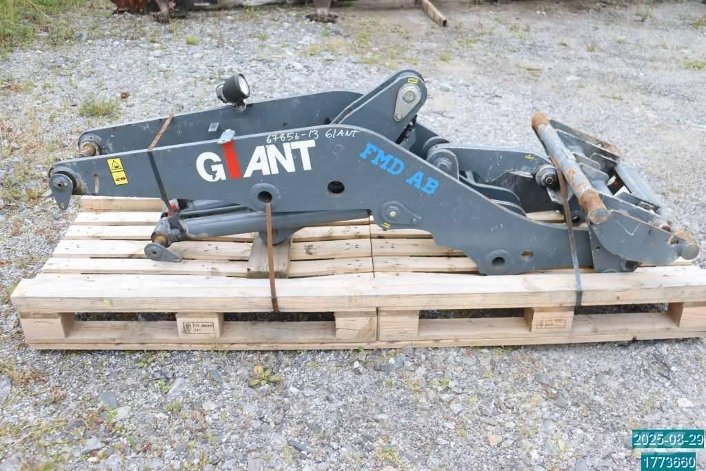 GiANT V 6004 T 小型裝載機