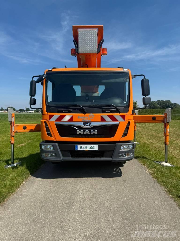 Palfinger P 300 KS 卡車裝載高空作業車