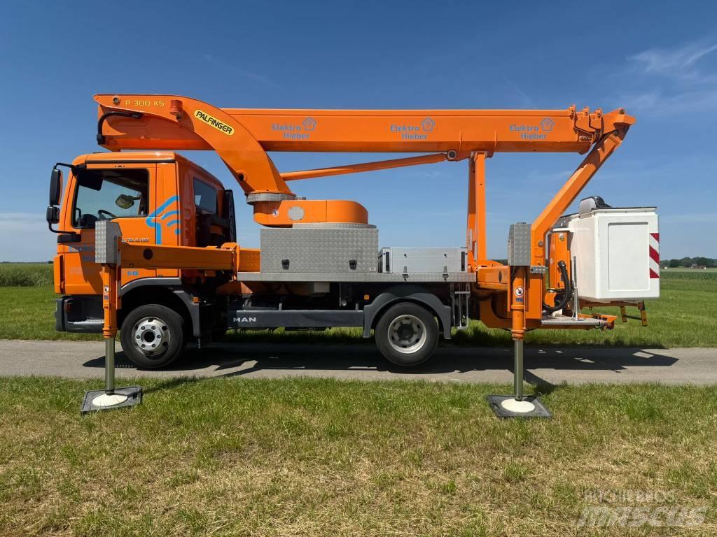 Palfinger P 300 KS 卡車裝載高空作業車