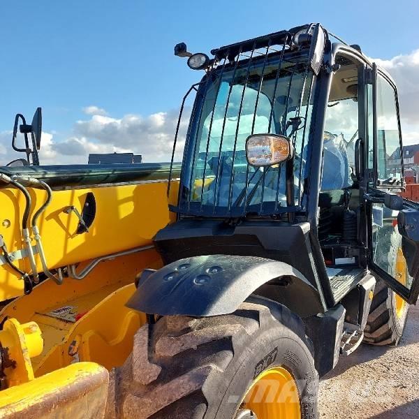 JCB 533-105 伸縮臂操作車