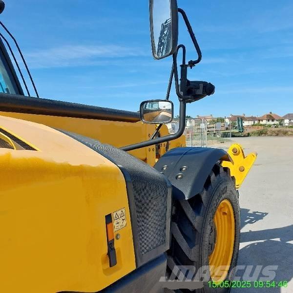 JCB 533-105 伸縮臂操作車