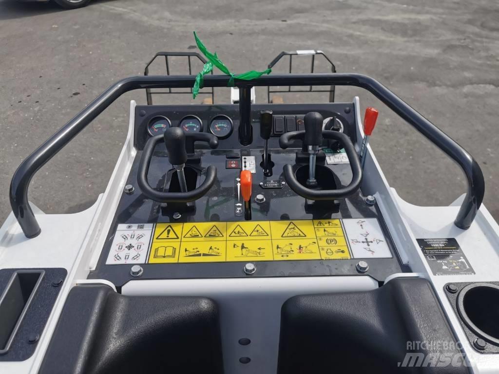Bobcat mt100 滑移轉向裝載機