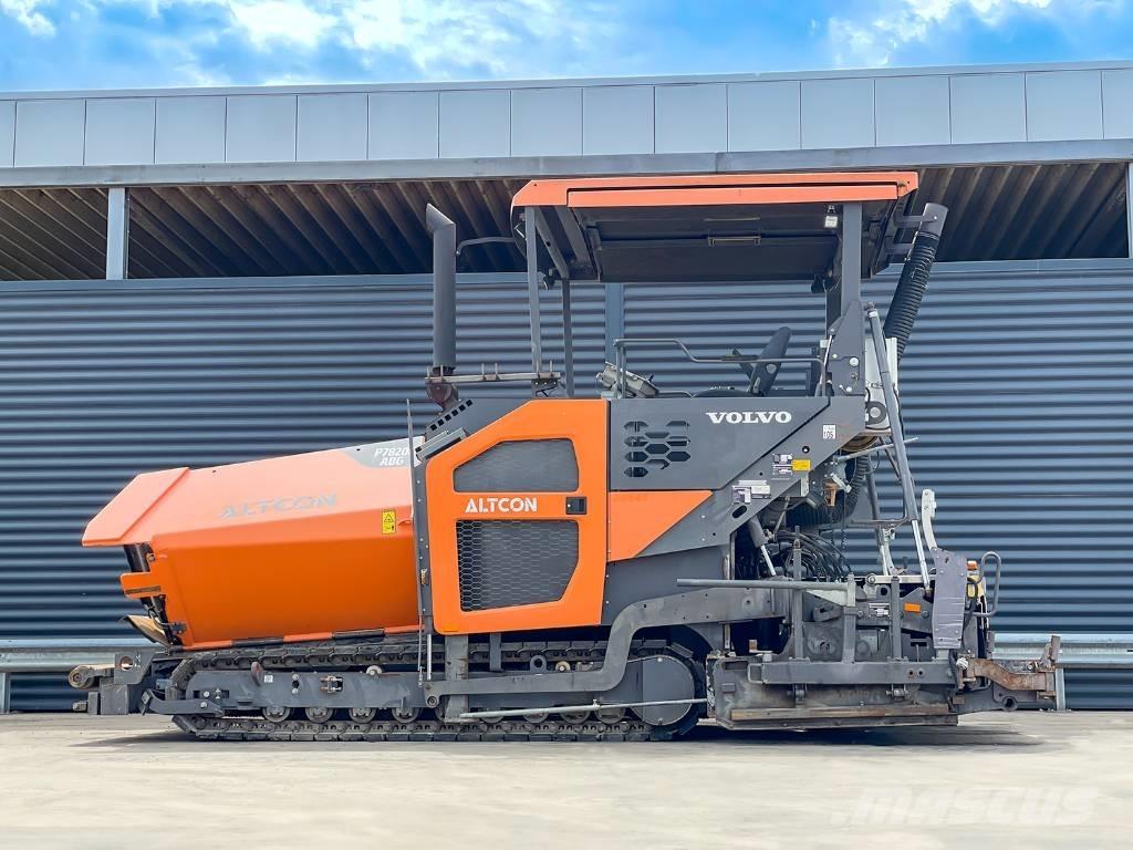 Volvo P7820C 瀝青攤舖機/鋪路機