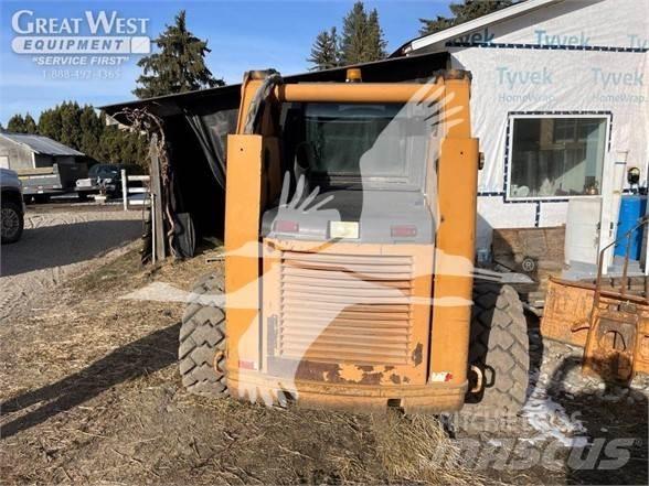 CASE 95XT 滑移轉向裝載機