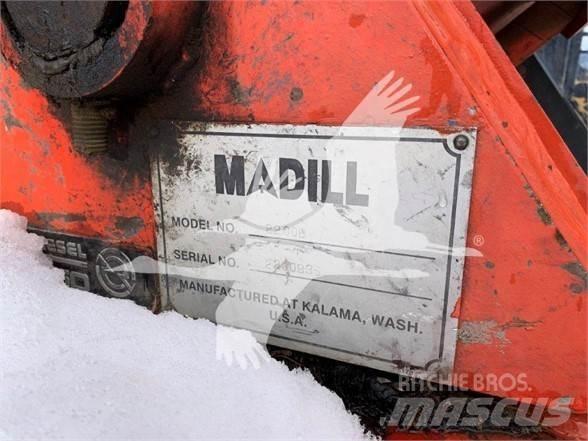 Madill 2200B 伐木歸堆機