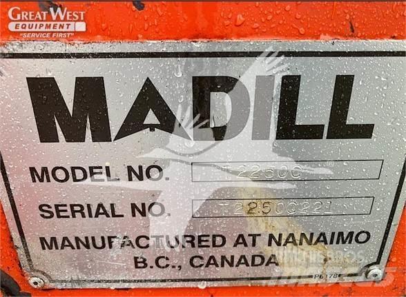Madill T2250C 伐木歸堆機