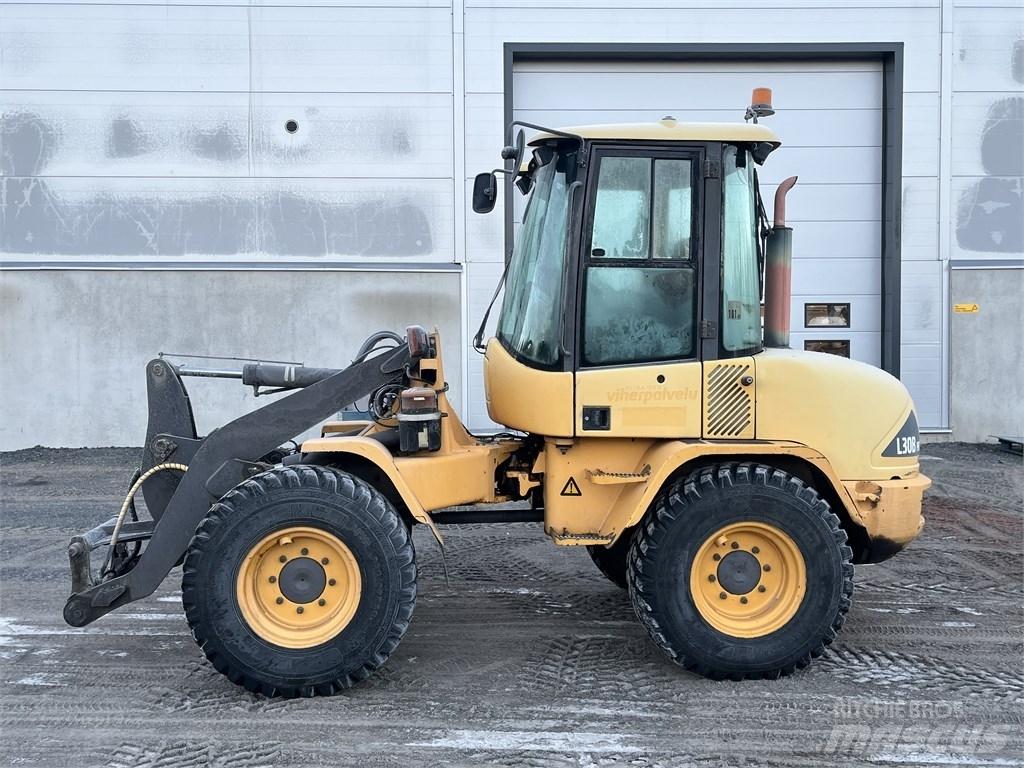 Volvo L 30 B 輪胎式裝載機