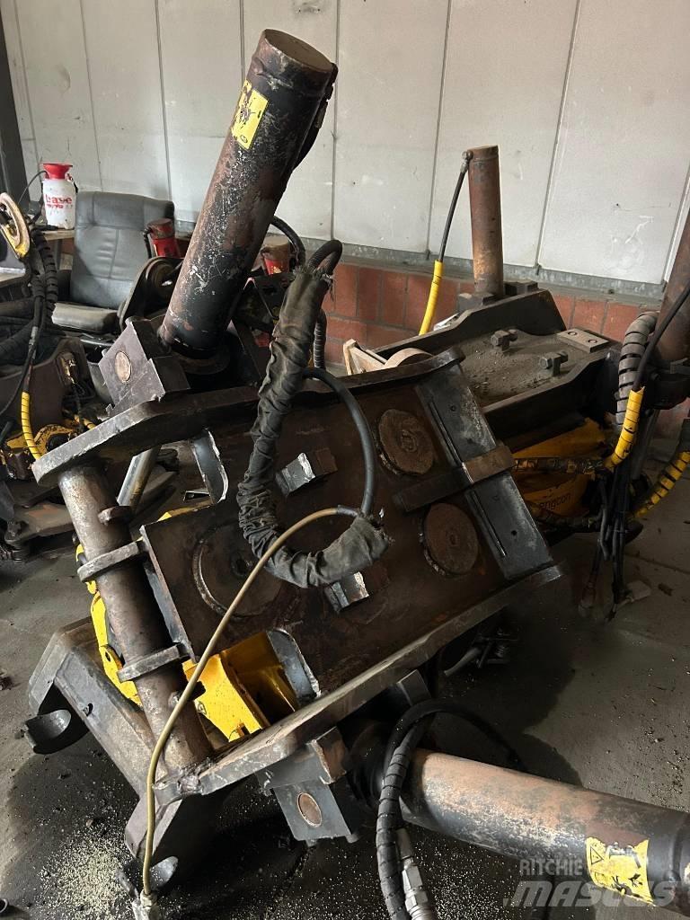 Engcon Tiltrotator 旋轉混合器