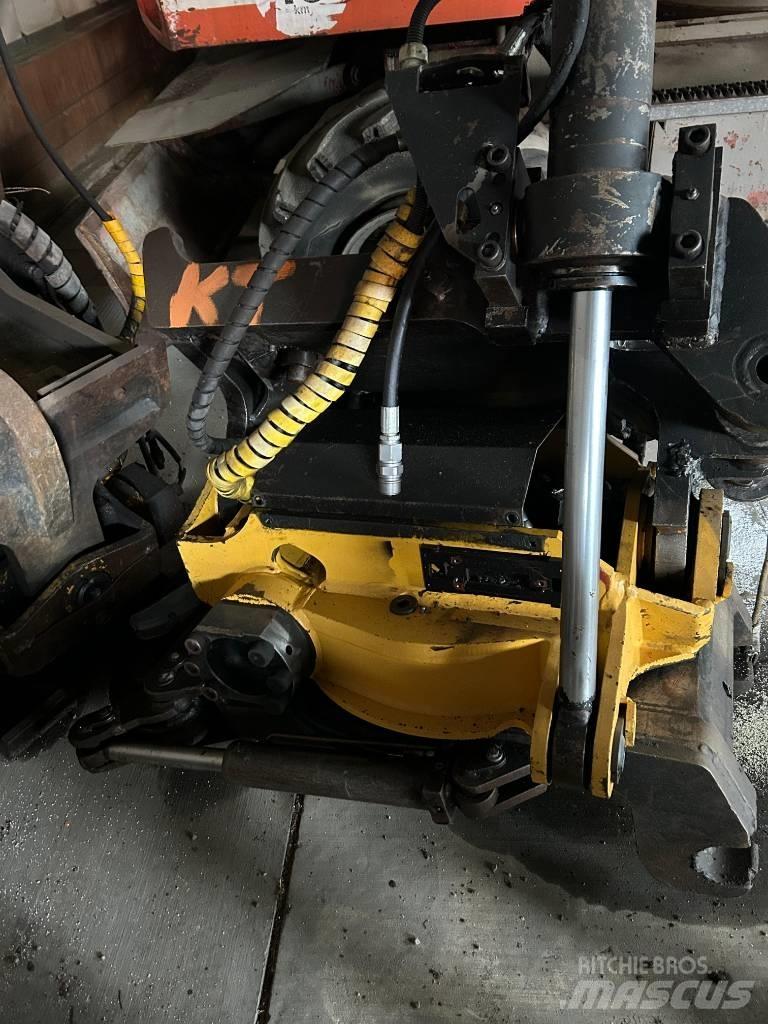 Engcon Tiltrotator 旋轉混合器