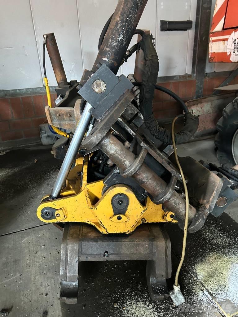 Engcon Tiltrotator 旋轉混合器