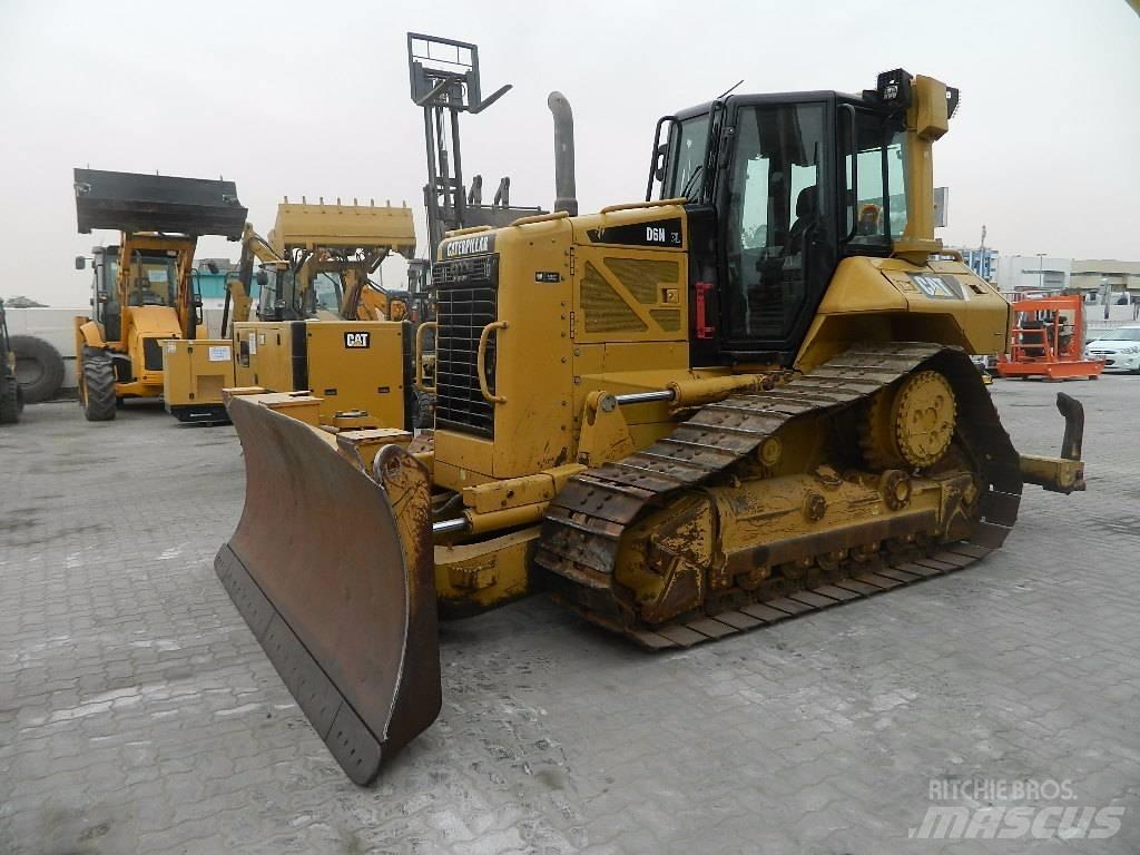 CAT D 6 N XL 履帶推土機