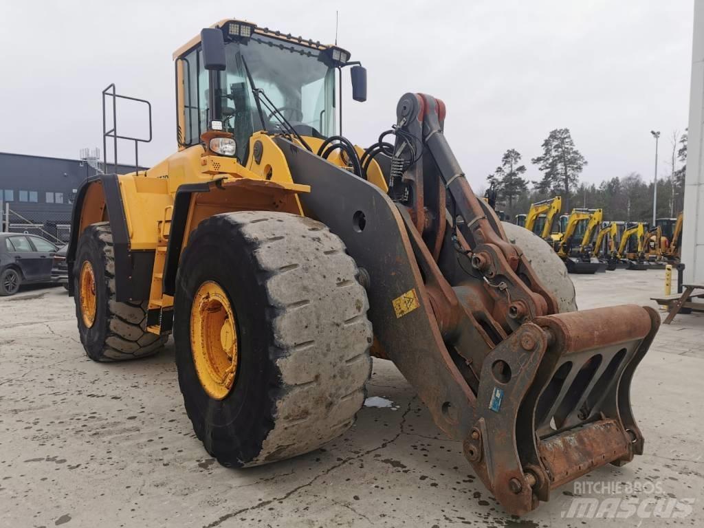 Volvo L220F 輪胎式裝載機
