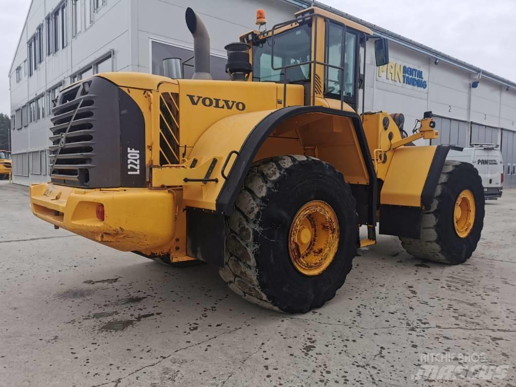 Volvo L220F 輪胎式裝載機