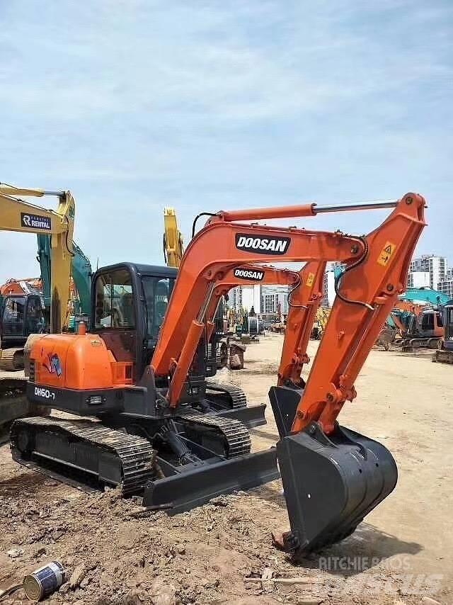 Doosan DH 60 小型挖土機/掘鑿機<7t(小型挖掘機)