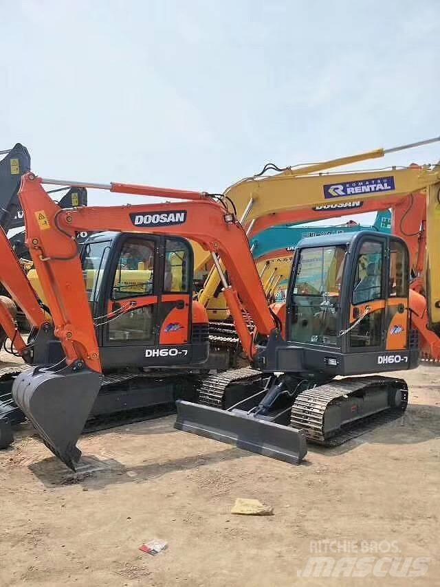 Doosan DH 60 小型挖土機/掘鑿機<7t(小型挖掘機)