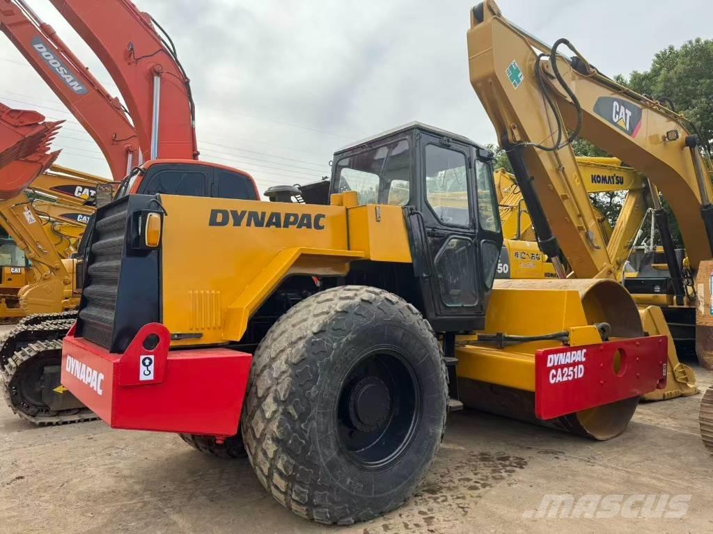 Dynapac CA 251 D 單輪滾壓機
