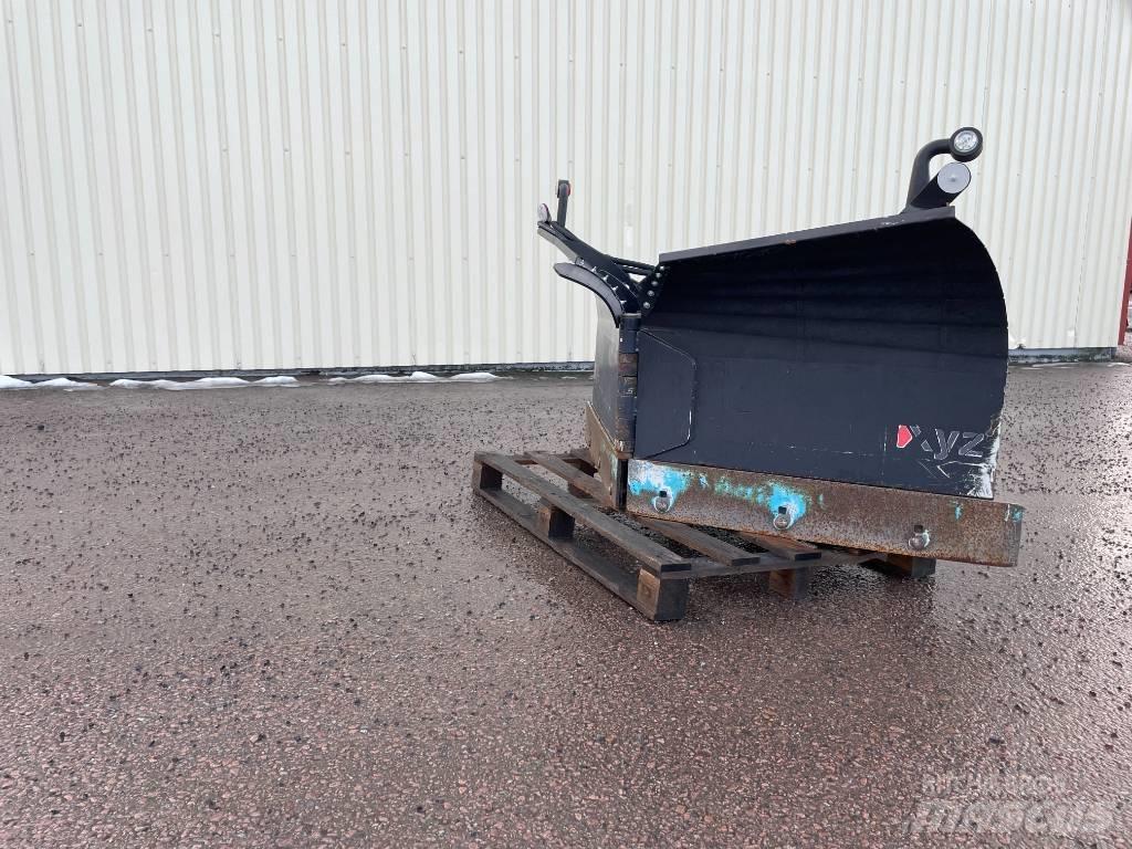 XYZ Vikplog 1750 刮雪板和犁