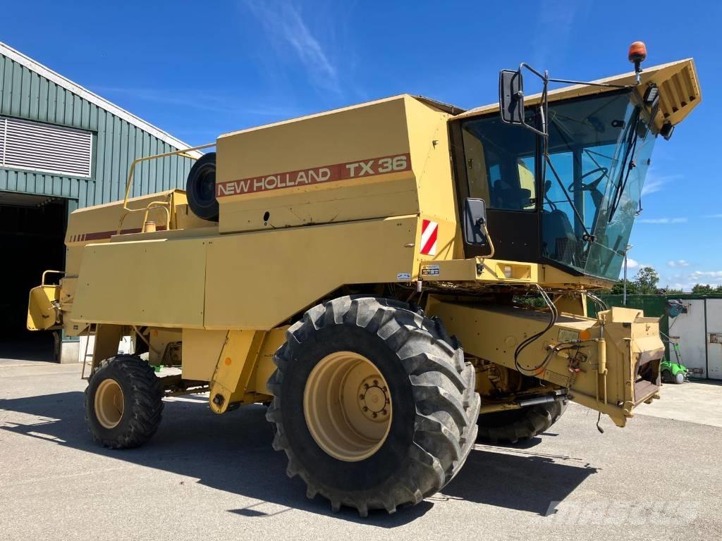 New Holland TX 36 聯合收穫機