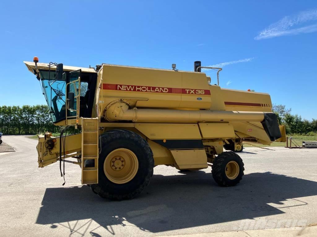New Holland TX 36 聯合收穫機