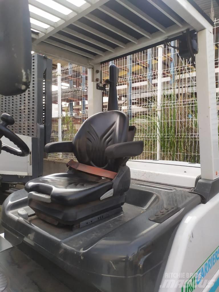 UniCarriers D1F4A40Q 鏟裝機