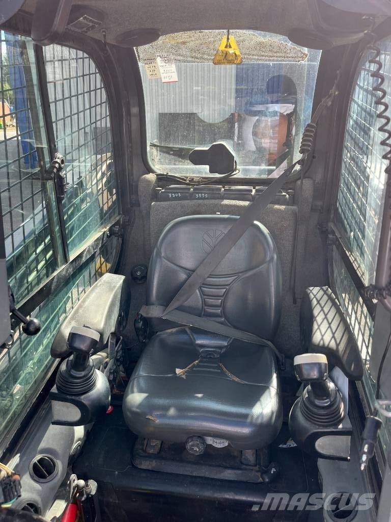 New Holland L 218 滑移轉向裝載機