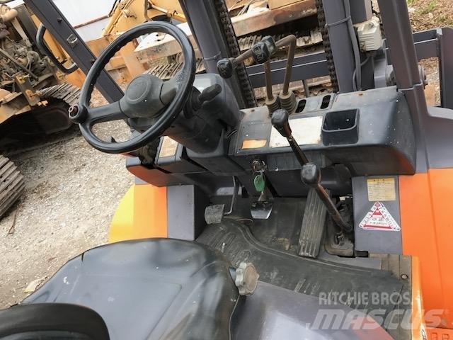 Toyota 7 FD 40 柴油卡車