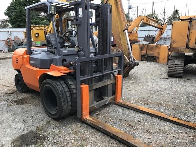 Toyota 7 FD 40 柴油卡車