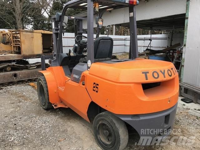 Toyota 7 FD 40 柴油卡車