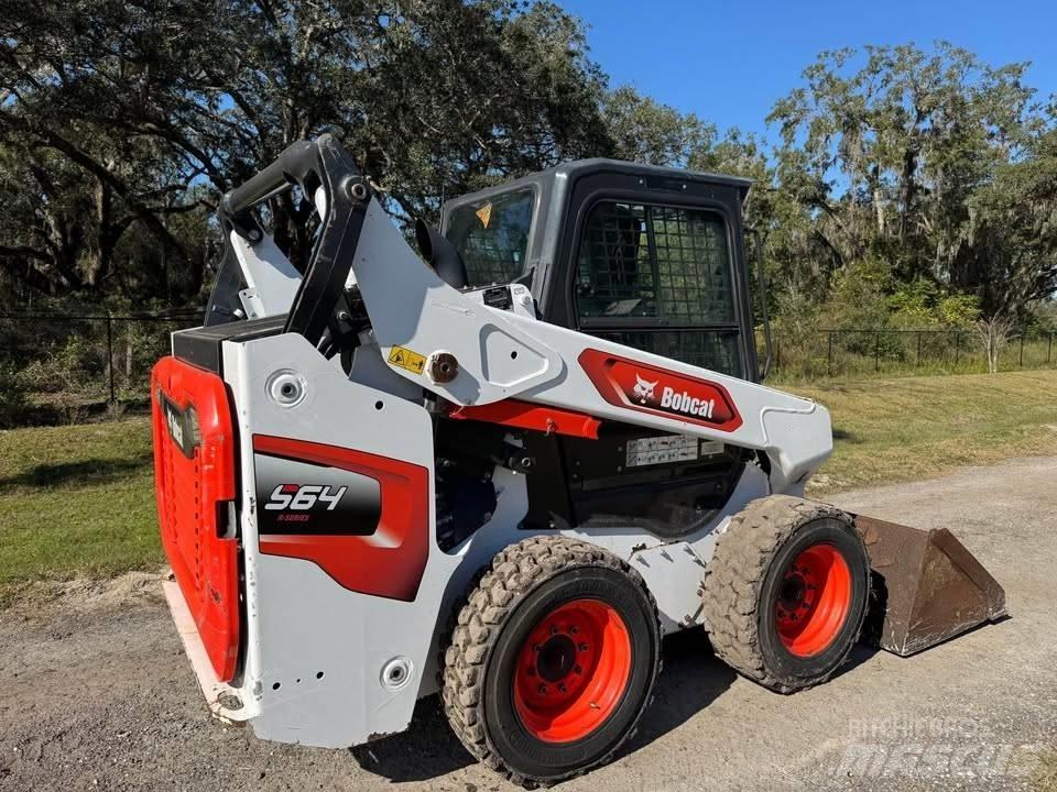 Bobcat S 64 滑移轉向裝載機