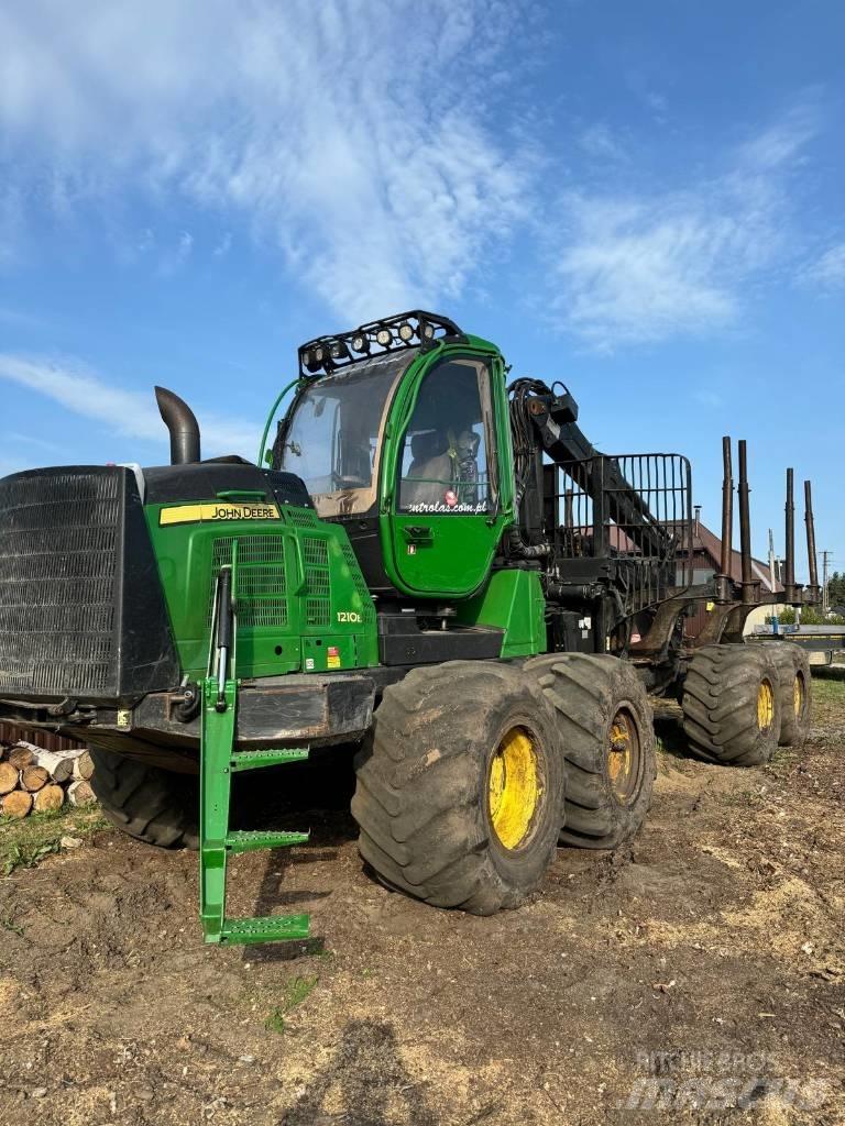 John Deere 1210E 集運機