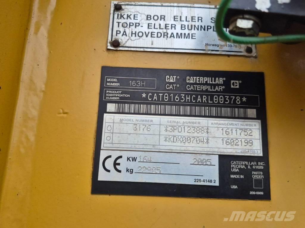 CAT 163 H 平土機